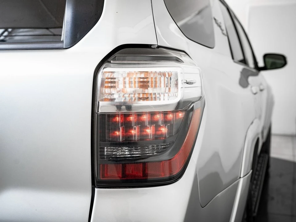 2020 Toyota 4Runner 5th Gen - Image 9 of 21