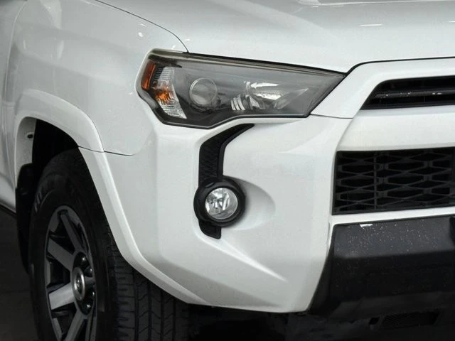 2020 Toyota 4Runner 5th Gen - Image 8 of 12