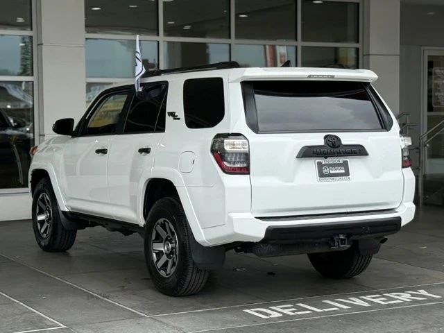 2020 Toyota 4Runner 5th Gen - Image 9 of 12