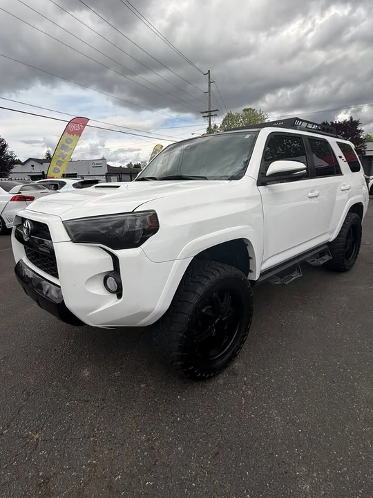 2020 Toyota 4Runner 5th Gen - Image 10 of 20
