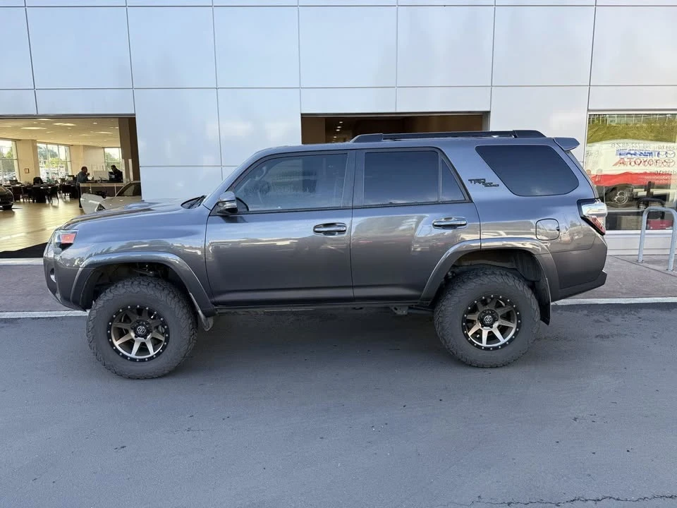 2020 Toyota 4Runner 5th Gen - Image 4 of 11