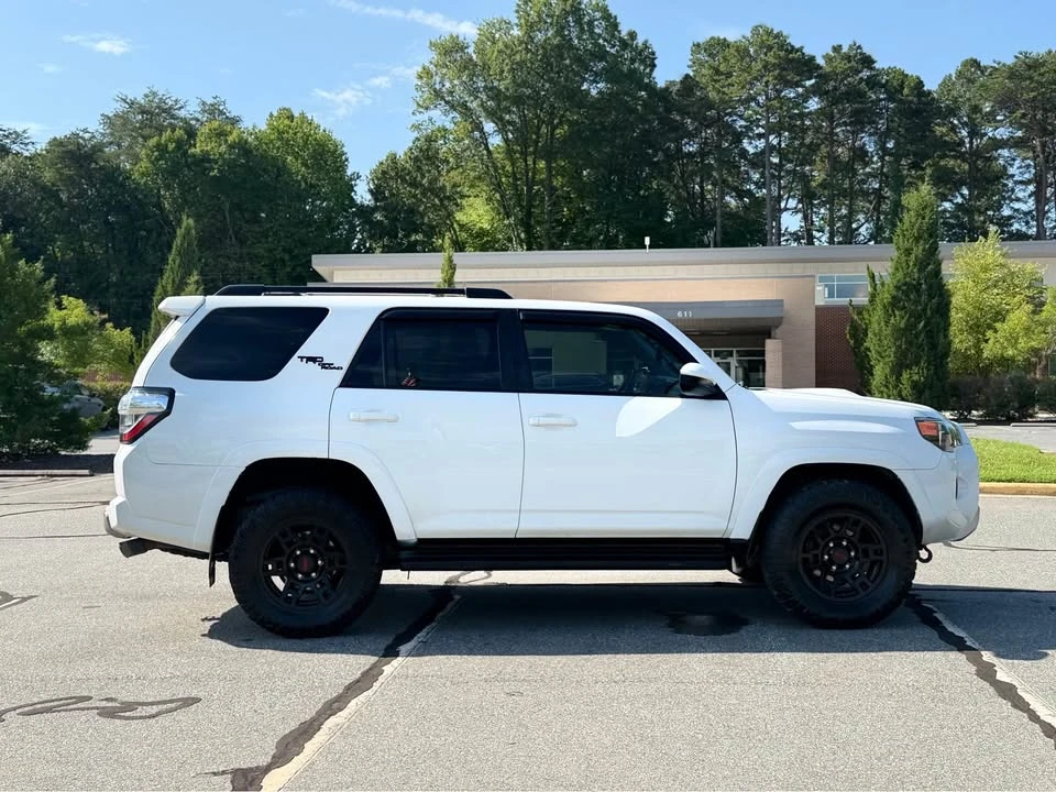2020 Toyota 4Runner 5th Gen - Image 11 of 20