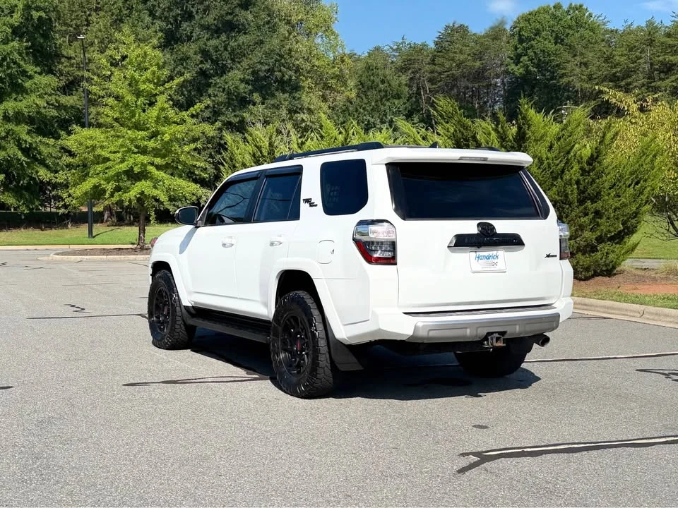 2020 Toyota 4Runner 5th Gen - Image 9 of 20