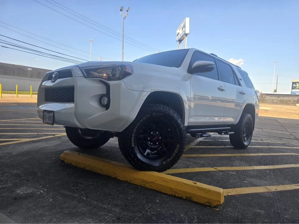 2020 Toyota 4Runner 5th Gen - Image 9 of 15