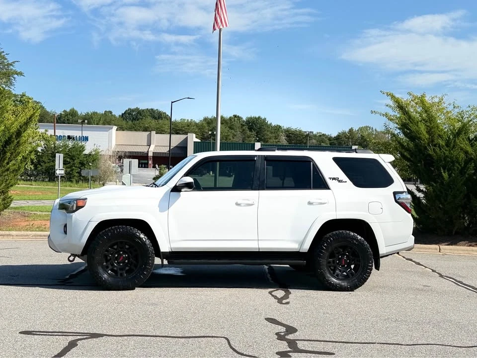 2020 Toyota 4Runner 5th Gen - Image 10 of 20