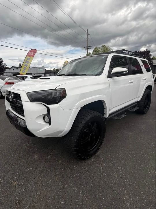 2020 Toyota 4Runner 5th Gen - Image 11 of 20