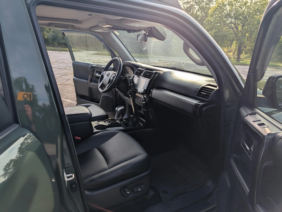 2020 Toyota 4Runner 5th Gen - Image 29 of 31