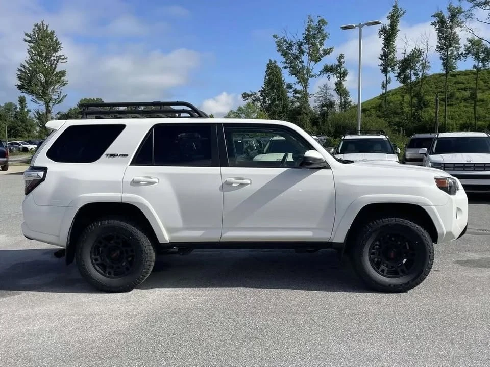 2020 Toyota 4Runner 5th Gen - Image 16 of 18