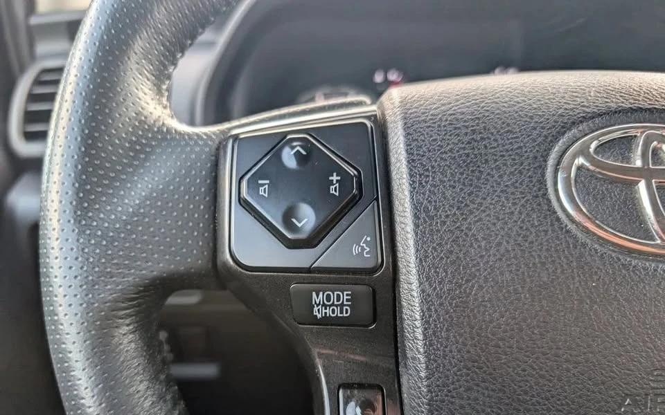2020 Toyota 4Runner 5th Gen - Image 15 of 17