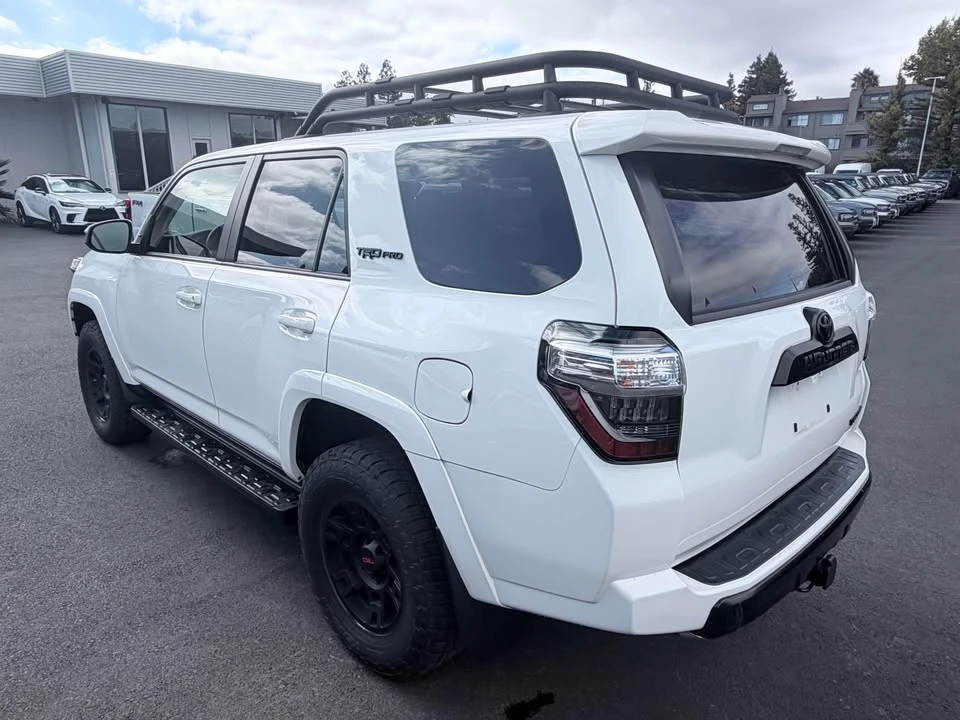 2020 Toyota 4Runner 5th Gen - Image 9 of 15