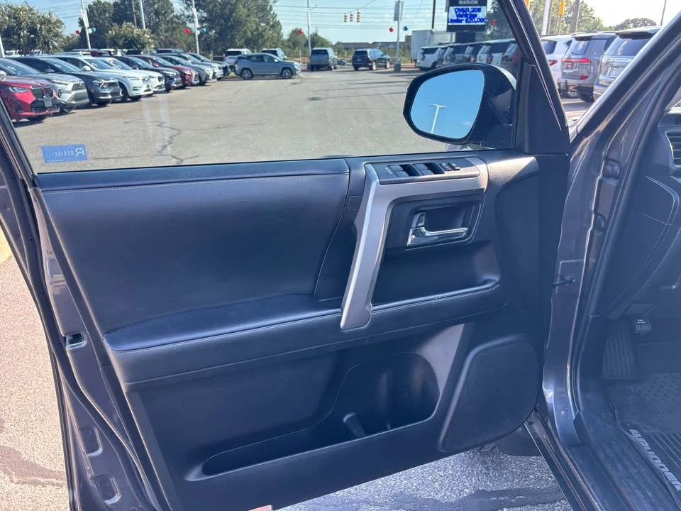 2020 Toyota 4Runner 5th Gen - Image 7 of 10