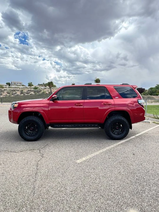 2020 Toyota 4Runner 5th Gen - Image 5 of 15
