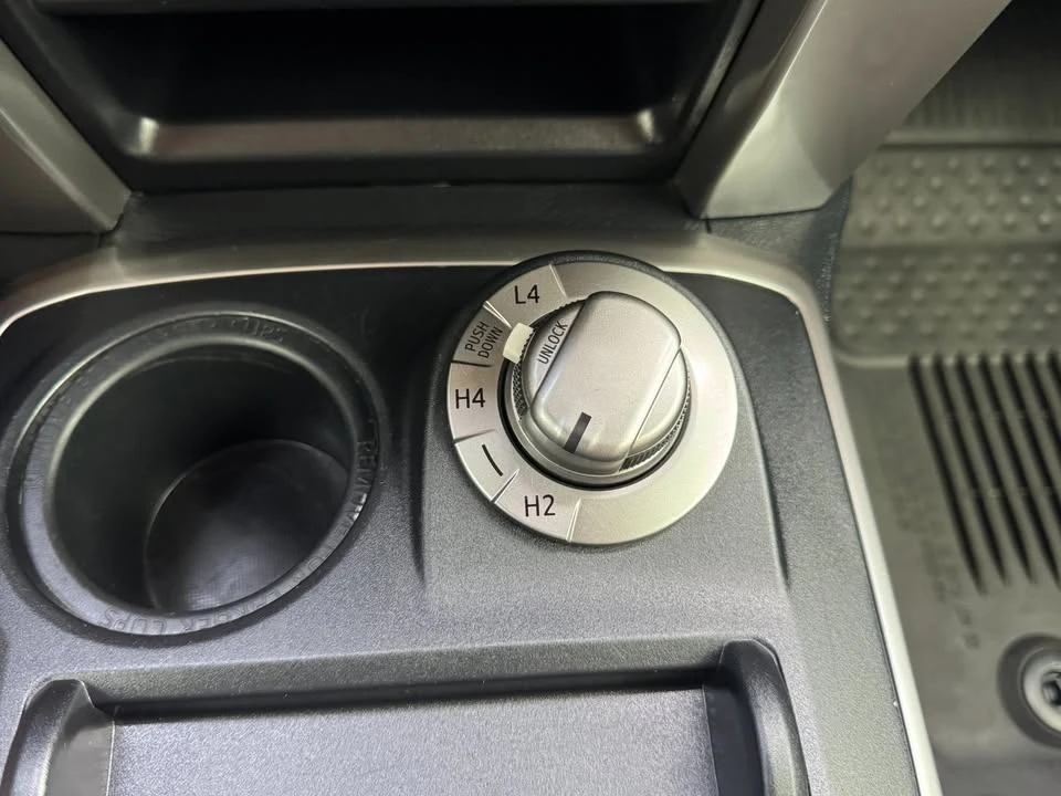 2020 Toyota 4Runner 5th Gen - Image 15 of 17