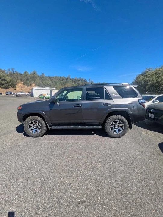 2020 Toyota 4Runner 5th Gen - Image 5 of 5