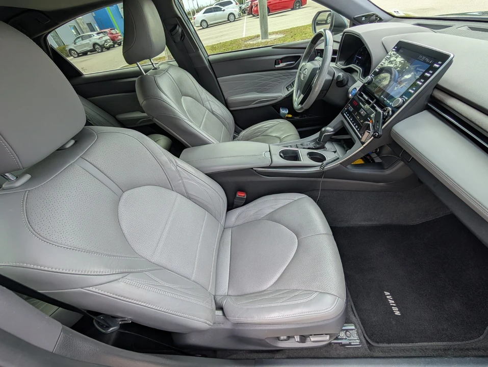 2020 Toyota Avalon 5th Gen - Image 13 of 20
