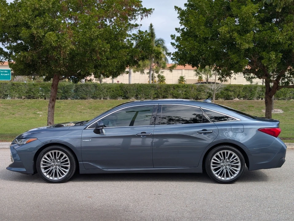 2020 Toyota Avalon 5th Gen - Image 2 of 20