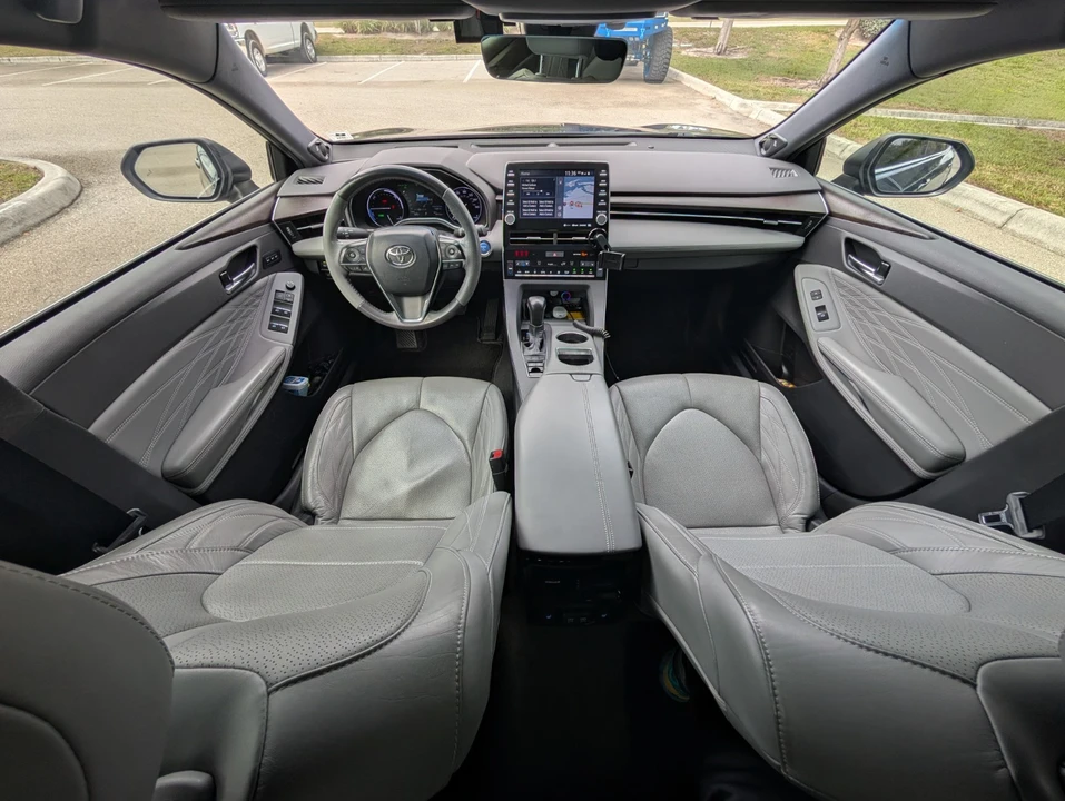 2020 Toyota Avalon 5th Gen - Image 15 of 20