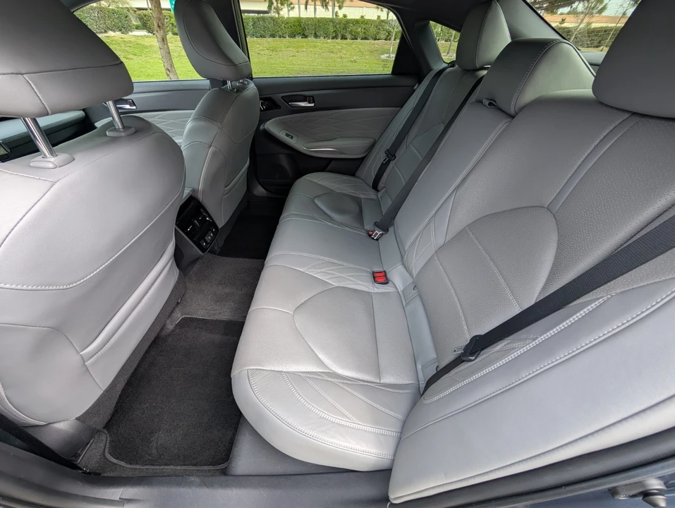 2020 Toyota Avalon 5th Gen - Image 10 of 20