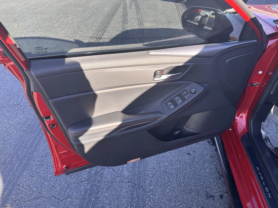2020 Toyota Avalon 5th Gen - Image 9 of 12