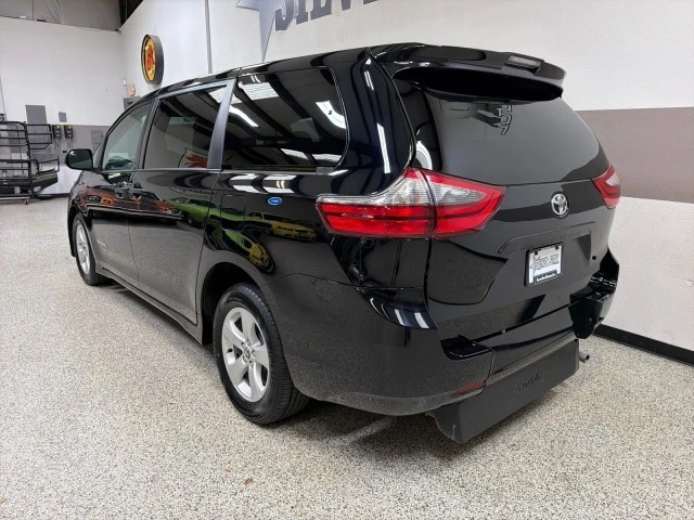 2020 Toyota Sienna 3rd Gen - Image 7 of 21