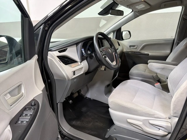 2020 Toyota Sienna 3rd Gen - Image 11 of 21