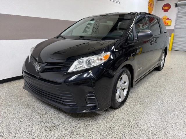 2020 Toyota Sienna 3rd Gen - Image 3 of 21