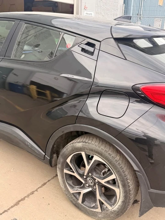 2020 Toyota C-HR - Image 2 of 8