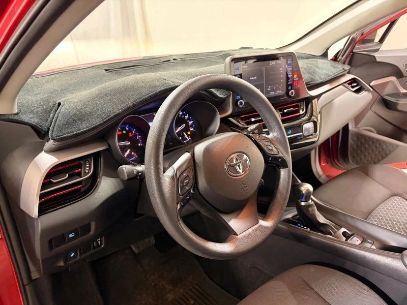 2020 Toyota C-HR - Image 11 of 12