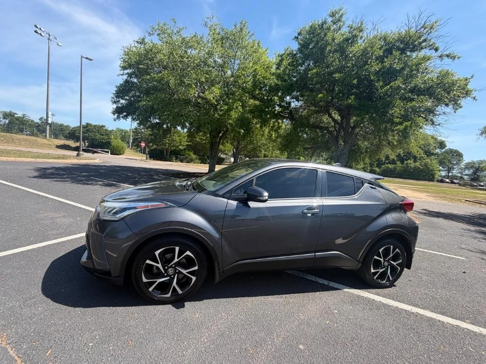 2020 Toyota C-HR - Image 2 of 25