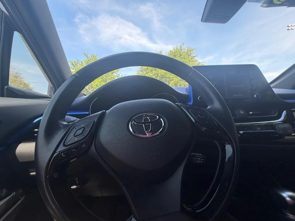 2020 Toyota C-HR - Image 10 of 25