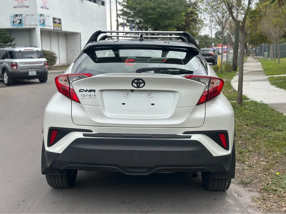 2020 Toyota C-HR - Image 5 of 10