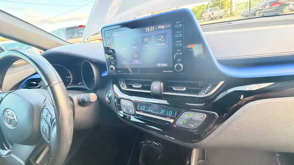 2020 Toyota C-HR - Image 16 of 20