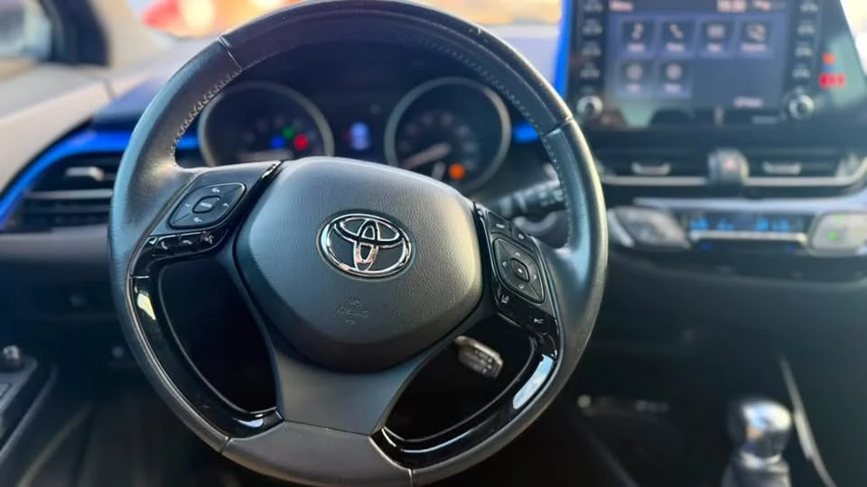2020 Toyota C-HR - Image 17 of 20