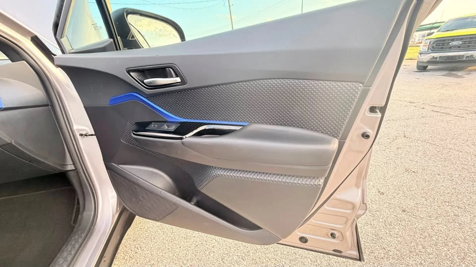 2020 Toyota C-HR - Image 13 of 20