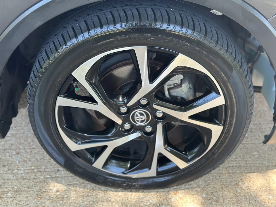 2020 Toyota C-HR - Image 25 of 31