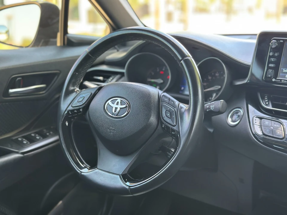 2020 Toyota C-HR - Image 19 of 31