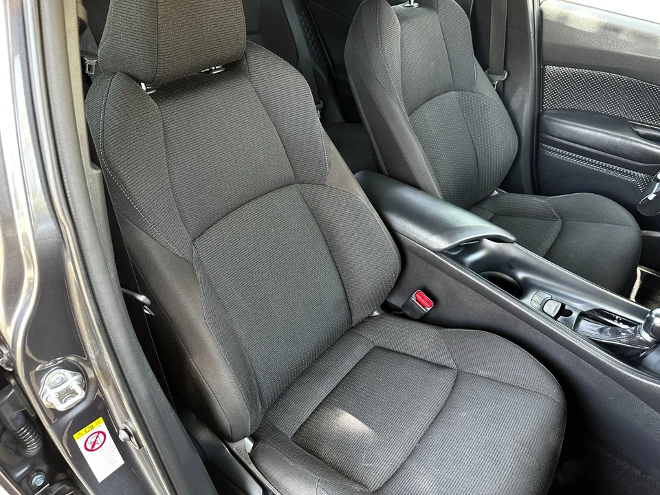 2020 Toyota C-HR - Image 16 of 31