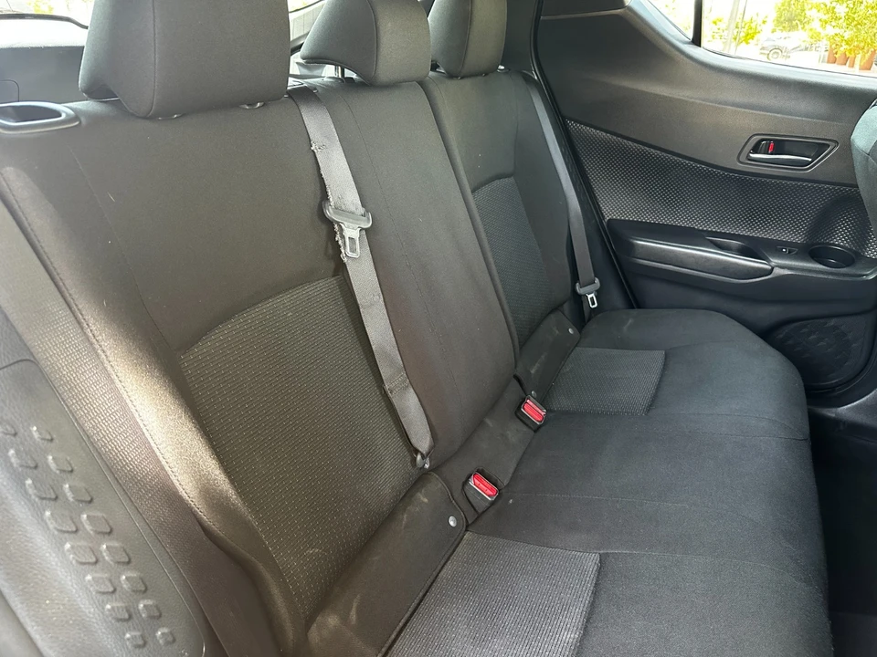2020 Toyota C-HR - Image 17 of 31