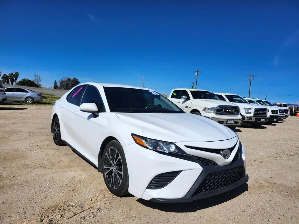 2020 Toyota Camry 8th Gen - Image 2 of 16