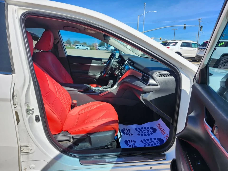 2020 Toyota Camry 8th Gen - Image 8 of 16