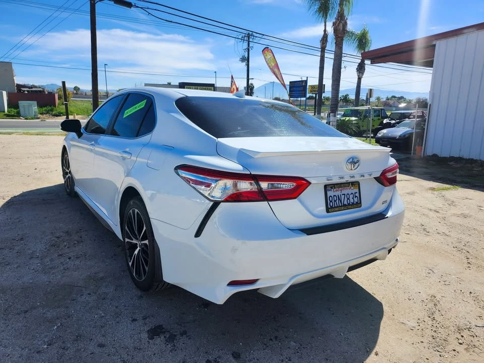 2020 Toyota Camry 8th Gen - Image 4 of 16
