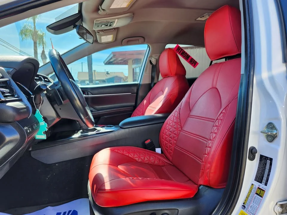 2020 Toyota Camry 8th Gen - Image 10 of 16