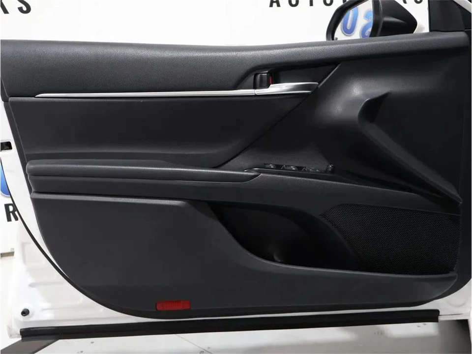 2020 Toyota Camry 8th Gen - Image 10 of 31