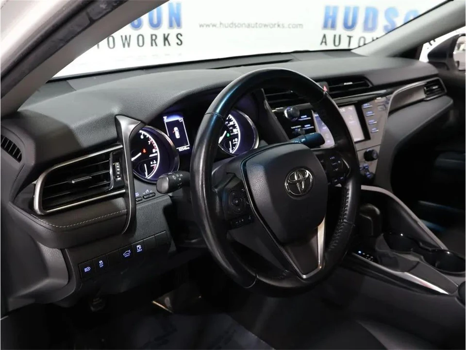 2020 Toyota Camry 8th Gen - Image 12 of 31