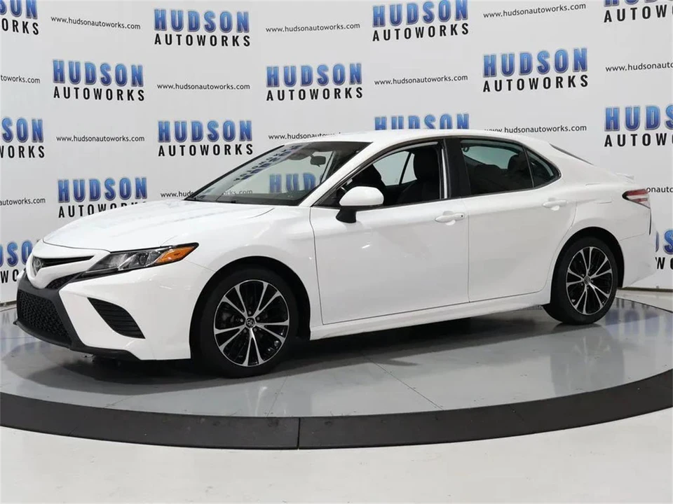 2020 Toyota Camry 8th Gen - Image 2 of 31