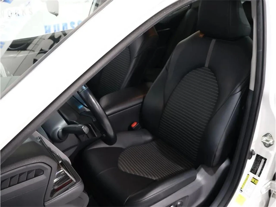 2020 Toyota Camry 8th Gen - Image 16 of 31