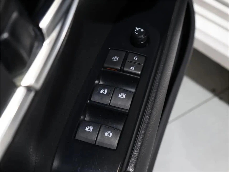 2020 Toyota Camry 8th Gen - Image 11 of 31