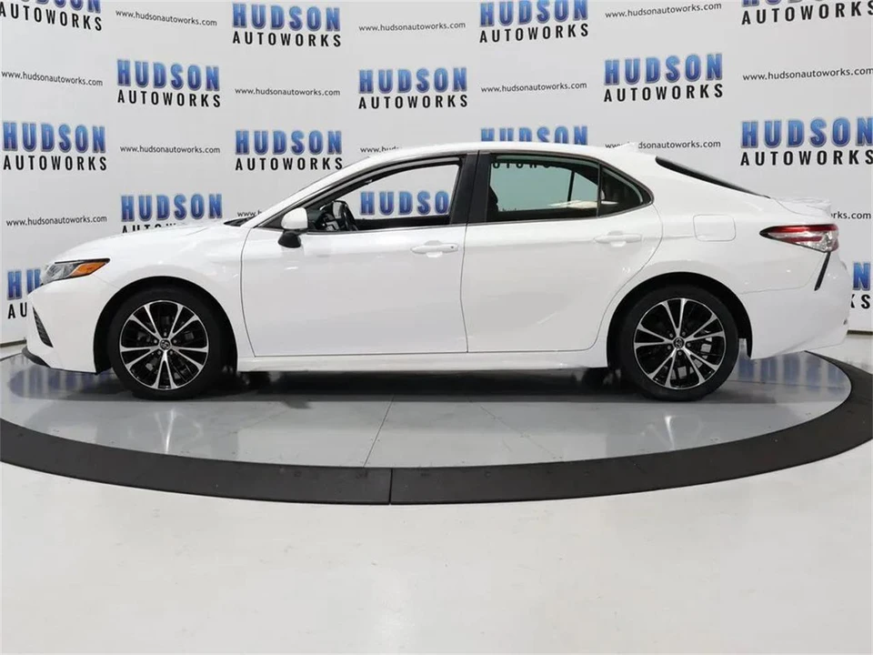 2020 Toyota Camry 8th Gen - Image 3 of 31
