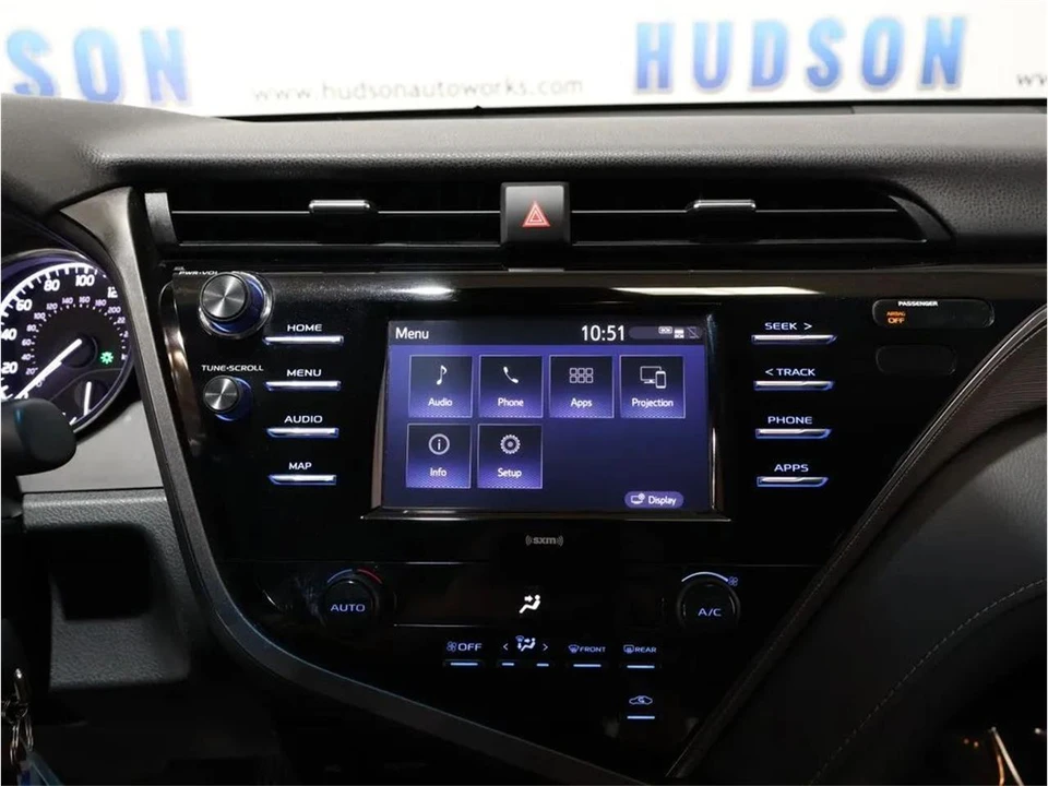 2020 Toyota Camry 8th Gen - Image 18 of 31