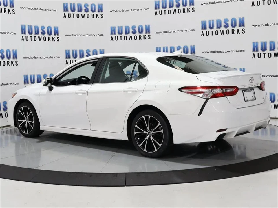 2020 Toyota Camry 8th Gen - Image 4 of 31